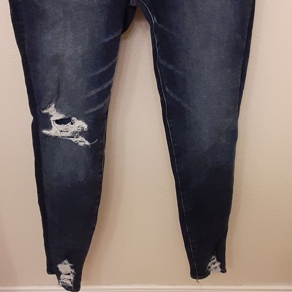 American eagle distressed jeans - Picture 3 of 4